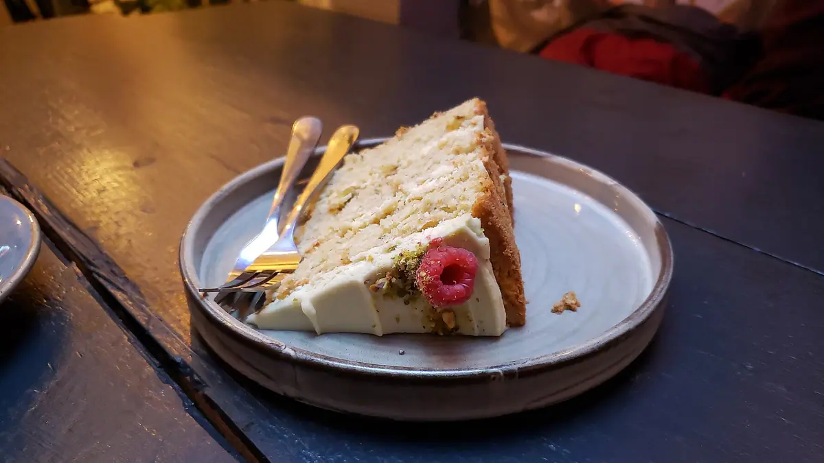 Tej Sweet And Cake House – cake shop in Oxley, Wolverhampton